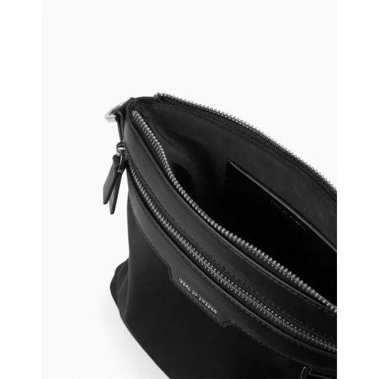 iDeal of Sweden AW21 Nico Crossbody Bag - Eagle Black - vīriešu pleca soma iDeal of Sweden AW21 Nico Crossbody Bag - Eagle Black - vīriešu pleca soma